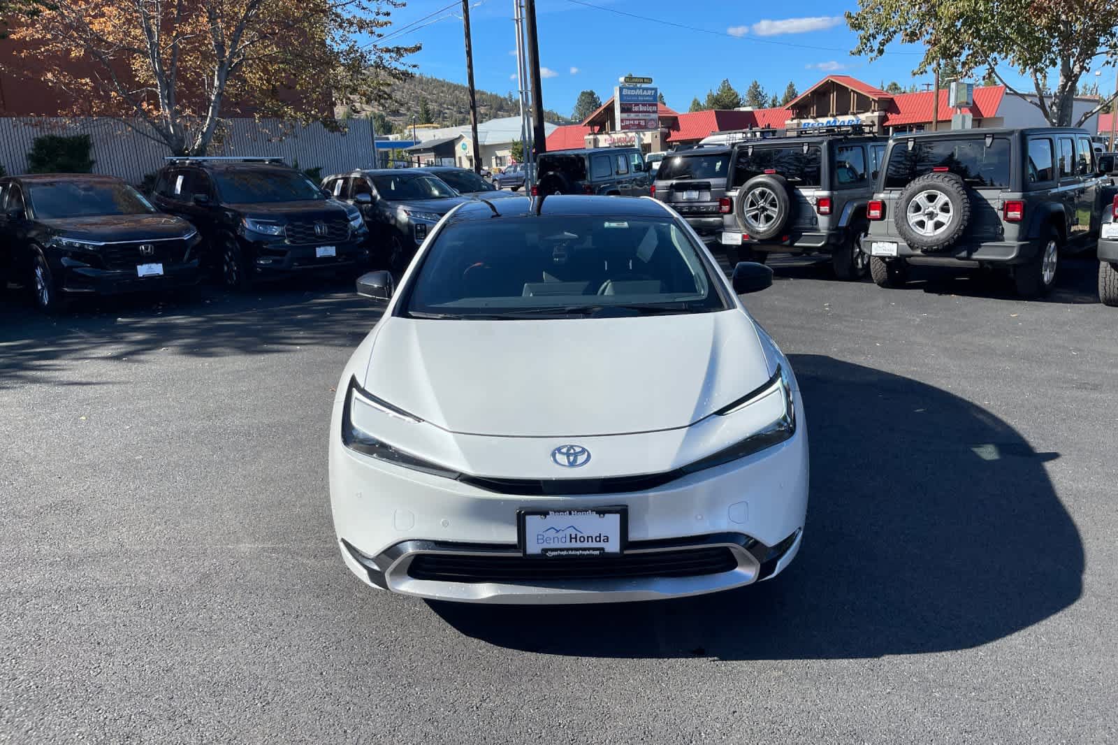 Used 2025 Toyota Prius Plug-In Hybrid FWD image 8
