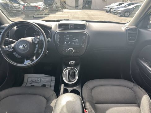 Used 2018 Kia Soul + FWD image 7