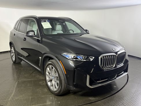 Certified 2026 BMW X5 xDrive40i AWD/4WD image 3