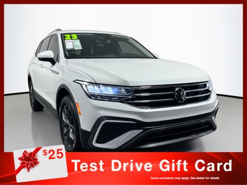 Used 2023 Volkswagen Tiguan SE FWD image 1
