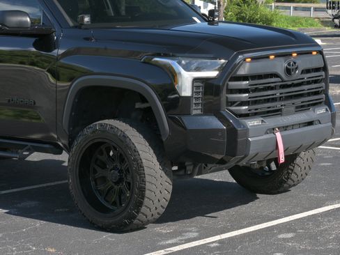 Used 2022 Toyota Tundra SR5 w/ SR5 Convenience Package AWD/4WD image 29