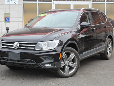 Used 2020 Volkswagen Tiguan SEL w/ 3rd Row Seat Package image 3