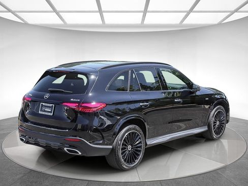 Used 2025 Mercedes-Benz GLC 350e 4MATIC w/ AMG Line image 4