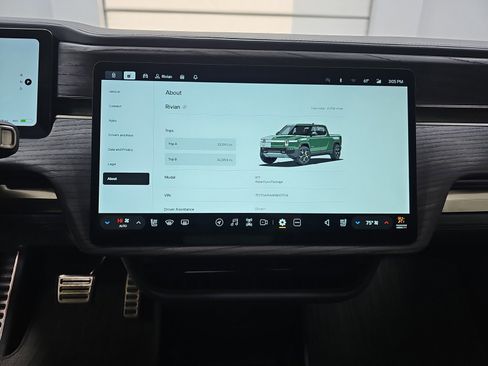 Used 2022 Rivian R1T Adventure image 27