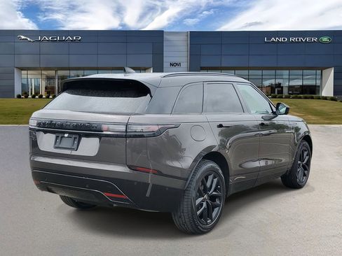 New 2026 Land Rover Range Rover Velar Dynamic SE image 3