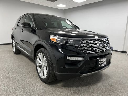 Used 2022 Ford Explorer Platinum w/ Equipment Group 601A image 2