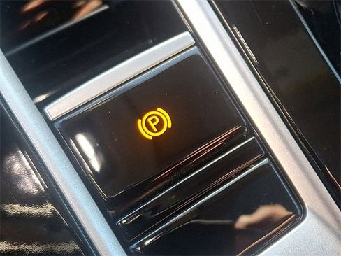 Used 2024 Volkswagen Atlas SEL Premium R-Line image 27