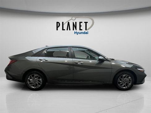 New 2026 Hyundai Elantra Blue image 8