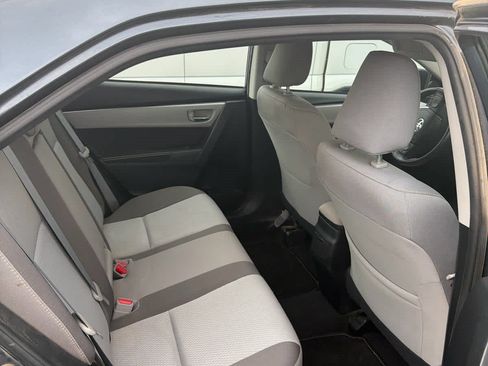 Used 2017 Toyota Corolla LE FWD image 4