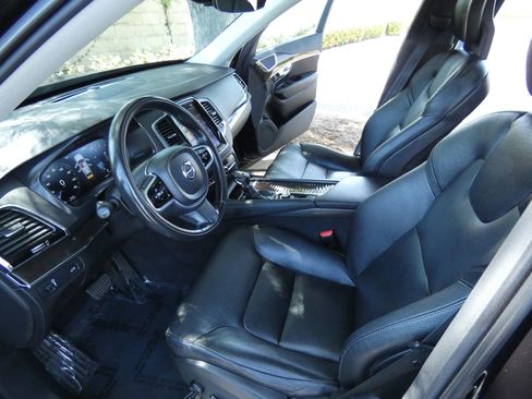 Used 2018 Volvo XC90 T6 Momentum w/ Convenience Package image 46