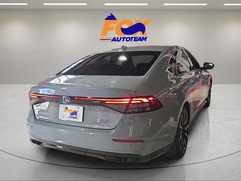 Used 2024 Honda Accord Touring image 4