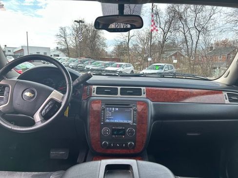 Used 2013 Chevrolet Suburban LTZ image 13