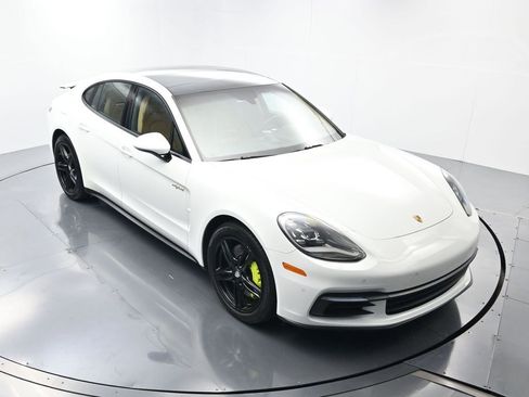 Used 2018 Porsche Panamera 4 image 43
