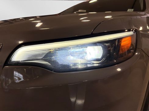 Used 2020 Jeep Cherokee Limited AWD/4WD image 13