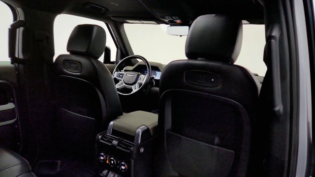 Used 2022 Land Rover Defender 110 X-Dynamic SE AWD/4WD image 40