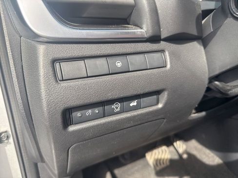 Used 2024 Nissan Rogue SV image 18