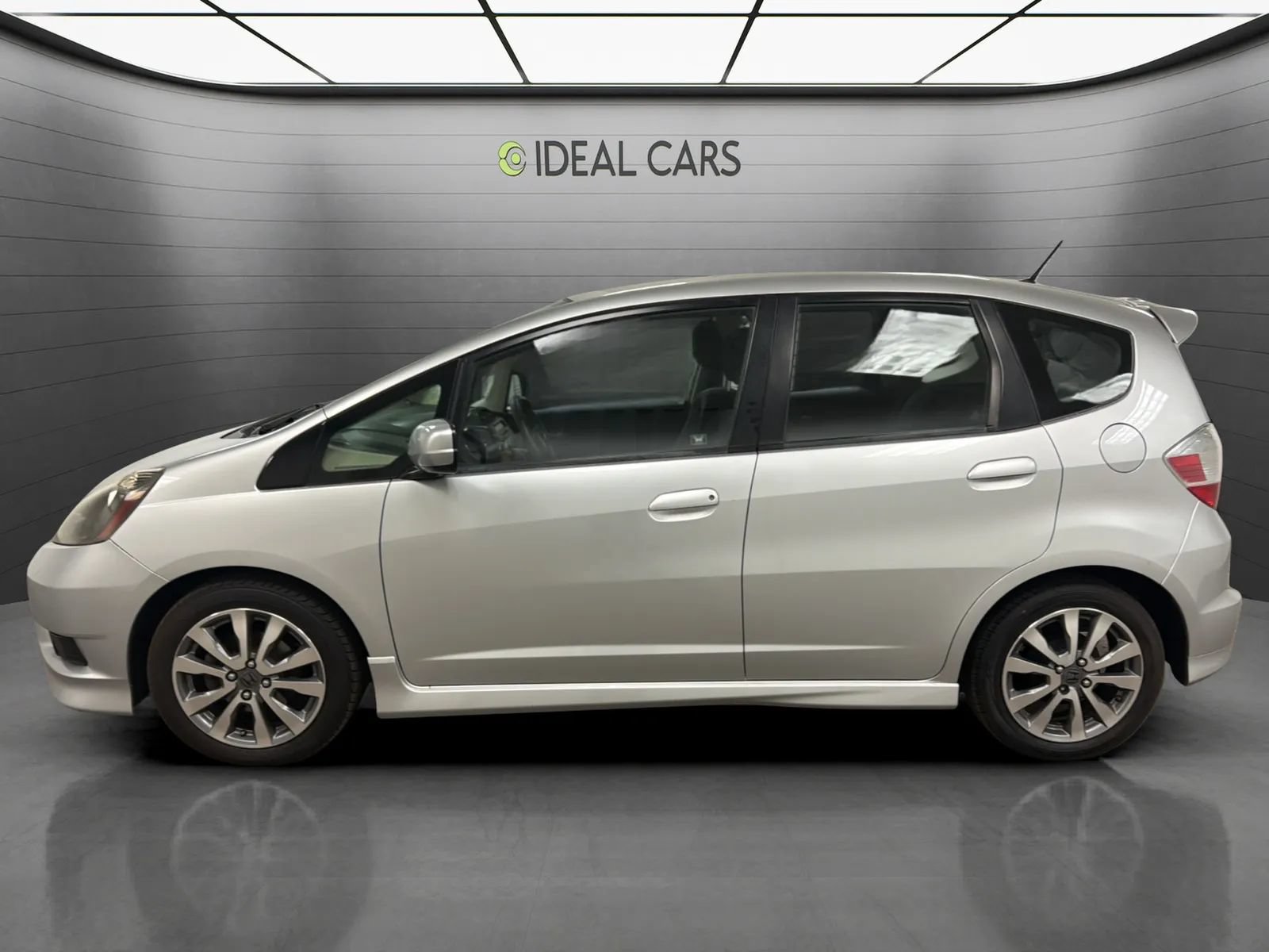 Used 2013 Honda Fit Sport image 8