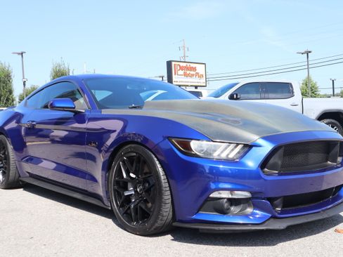 Used 2016 Ford Mustang GT RWD image 6
