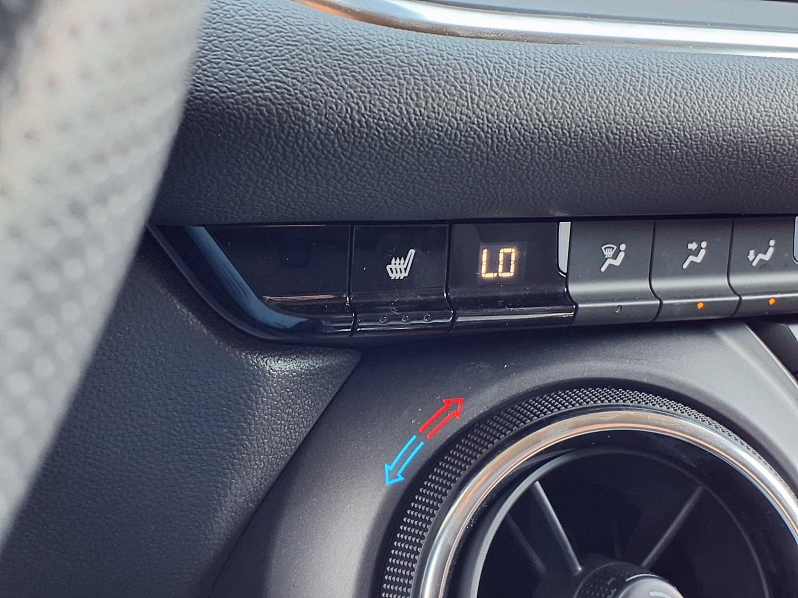 Used 2025 Chevrolet Blazer LT FWD image 5