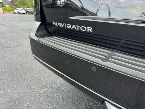 Used 2015 Lincoln Navigator 4WD image 9