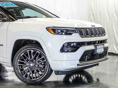 Used 2023 Jeep Compass High Altitude AWD/4WD image 3