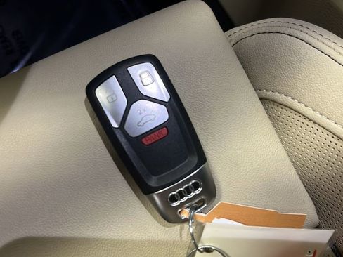 Used 2024 Audi Q5 e Premium Plus w/ Premium Plus Package AWD/4WD image 21
