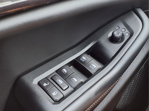 Used 2023 Jeep Grand Cherokee Altitude RWD image 19