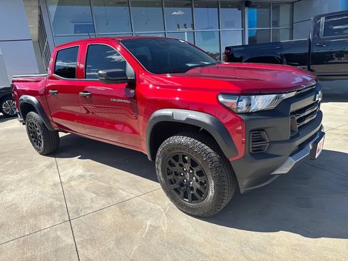 Used 2025 Chevrolet Colorado Trail Boss AWD/4WD image 7