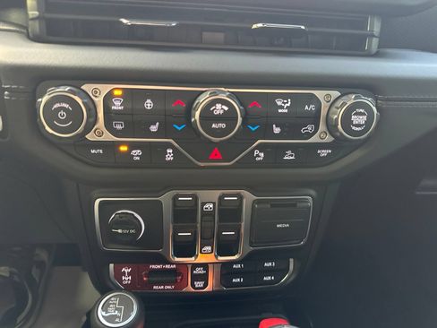 Used 2025 Jeep Wrangler Unlimited Rubicon 392 AWD/4WD image 36