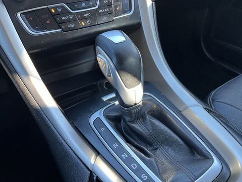 Used 2016 Ford Fusion SE w/ Equipment Group 202A image 22