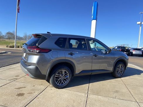 Used 2023 Nissan Rogue S image 11