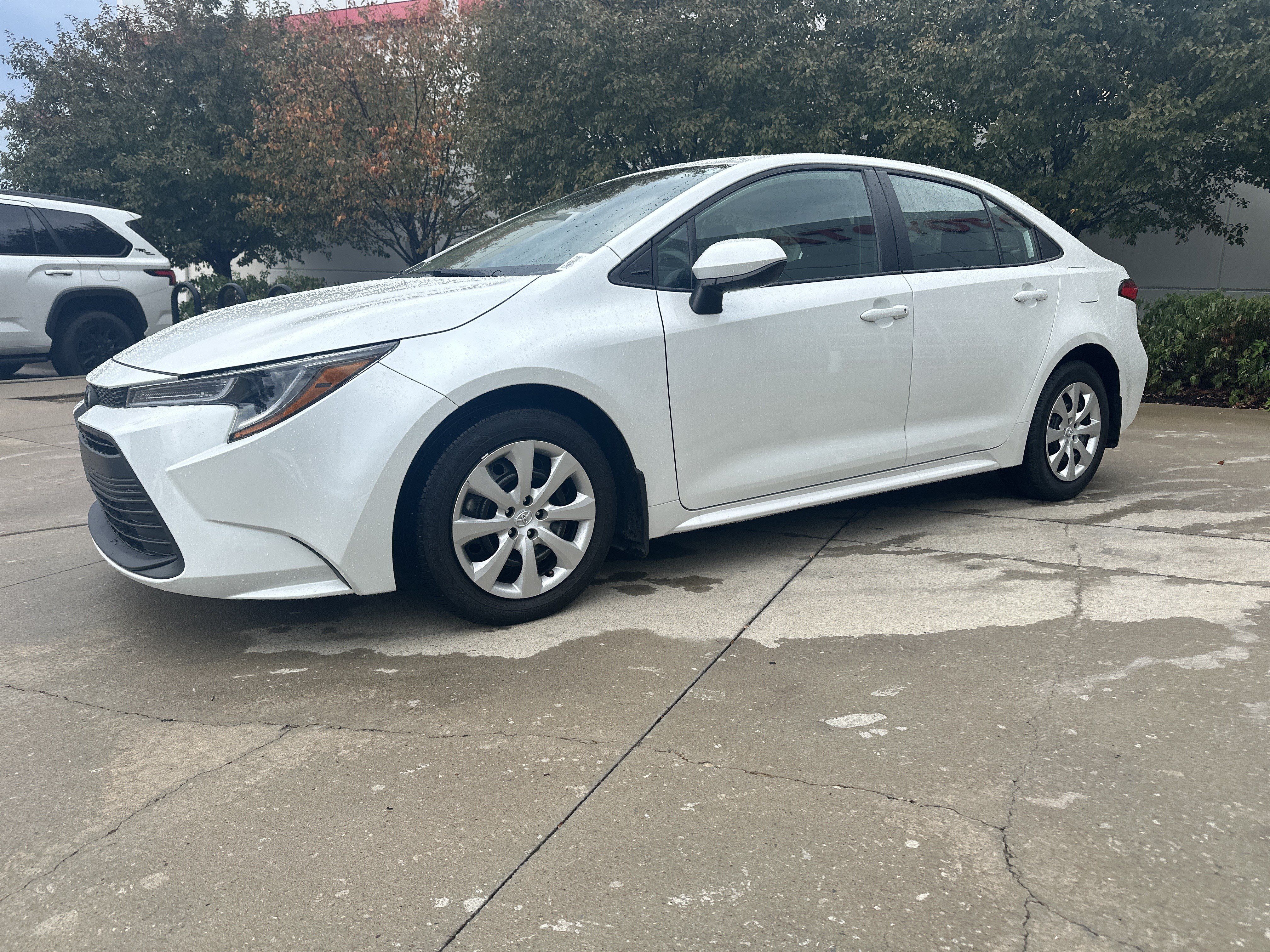 Used 2026 Toyota Corolla LE FWD image 3