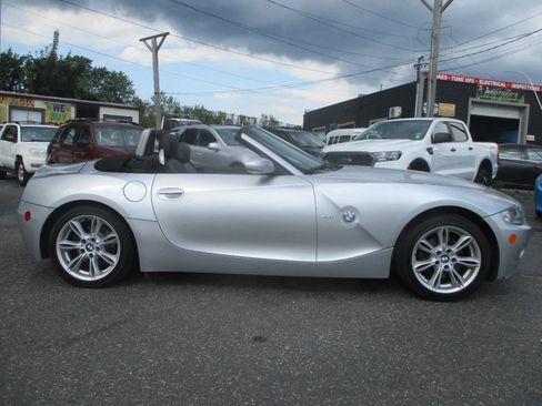 Used 2005 BMW Z4 3.0i image 5