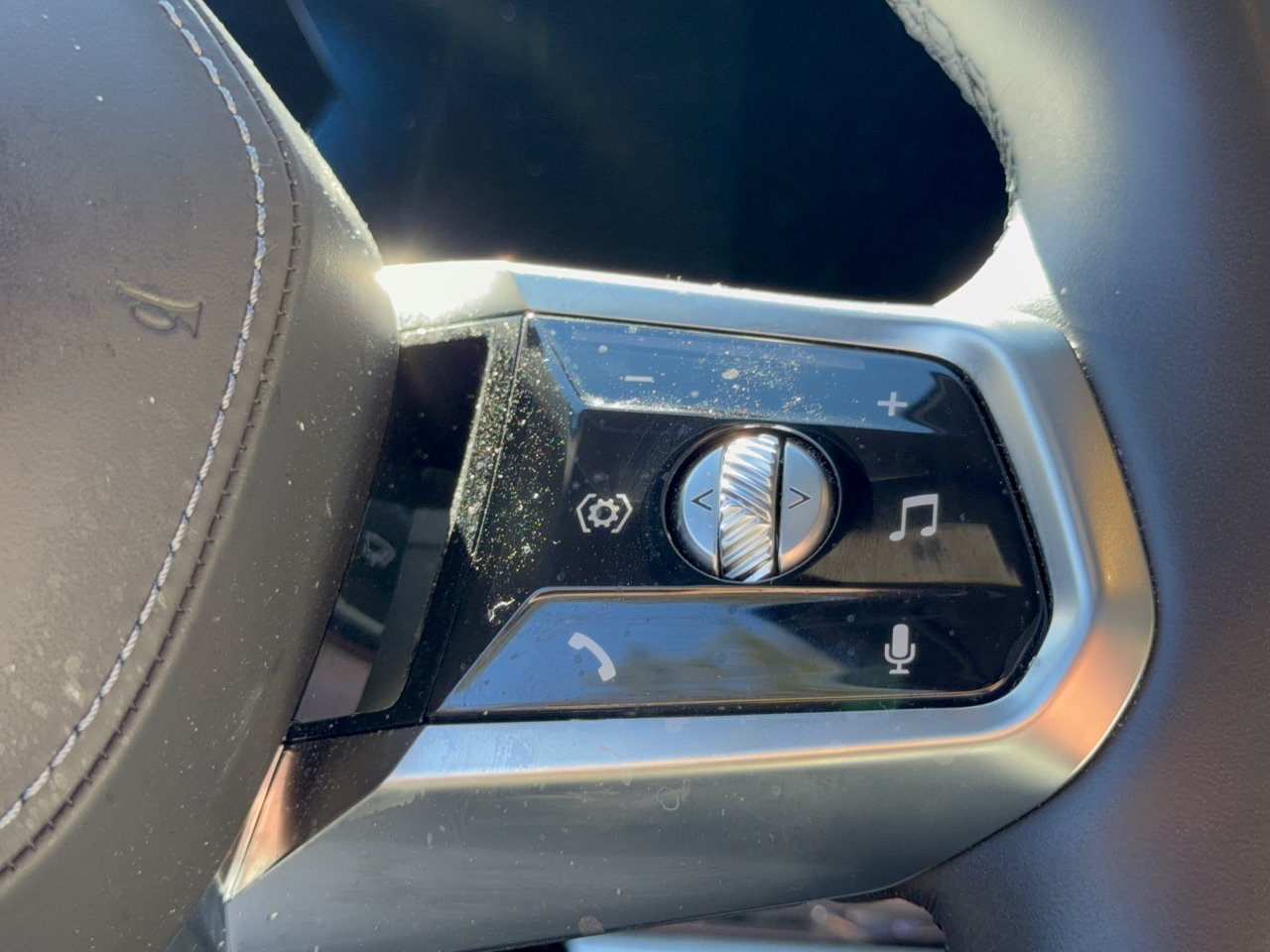 Used 2024 BMW i7 xDrive60 w/ Premium Package AWD/4WD image 19