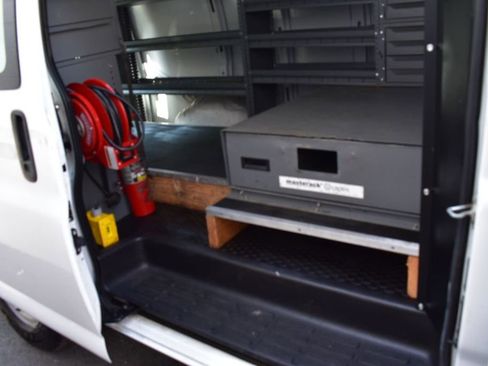 Used 2014 Chevrolet Express 2500 image 19