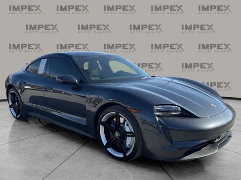 Used 2022 Porsche Taycan image 7