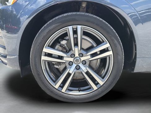 Used 2021 Volvo XC60 T6 Momentum AWD/4WD image 35