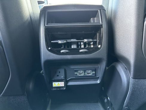 New 2025 Jeep Grand Cherokee Laredo X w/ Luxury Tech Group I image 16