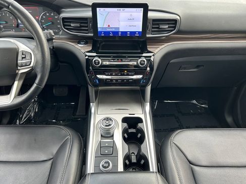 Used 2022 Ford Explorer Limited w/ Equipment Group 301A AWD/4WD image 12