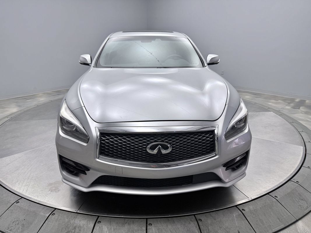 Used 2016 INFINITI Q70 5.6 w/ Sport Package AWD/4WD image 2