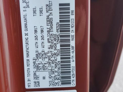 Used 2025 Toyota Tacoma TRD Off-Road image 31