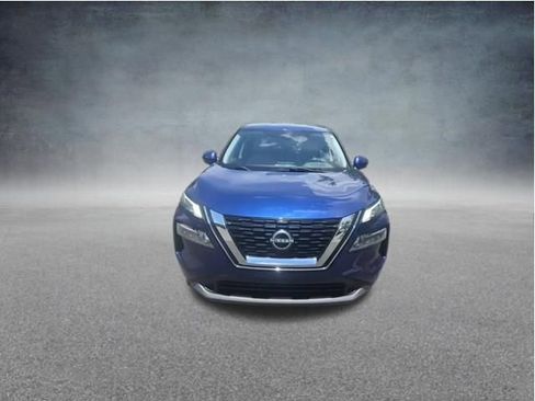 Used 2022 Nissan Rogue SV FWD image 2