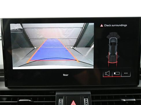 Used 2024 Audi Q5 2.0T Premium w/ Convenience Package image 12