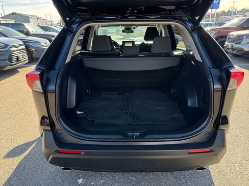 Used 2019 Toyota RAV4 XLE w/ Convenience Package AWD/4WD image 7