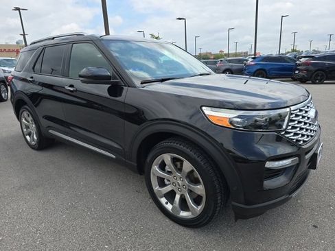 Certified 2020 Ford Explorer Platinum w/ Premium Technology Package AWD/4WD image 7
