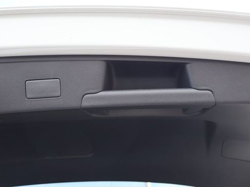 New 2026 Volkswagen Atlas Cross Sport SE image 23