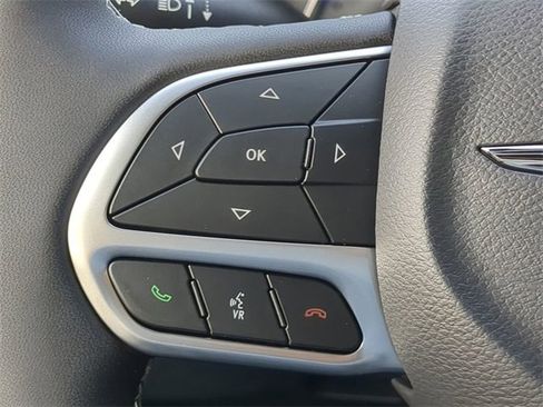 New 2026 Chrysler Pacifica Limited w/ Uconnect Theater Family Group image 35