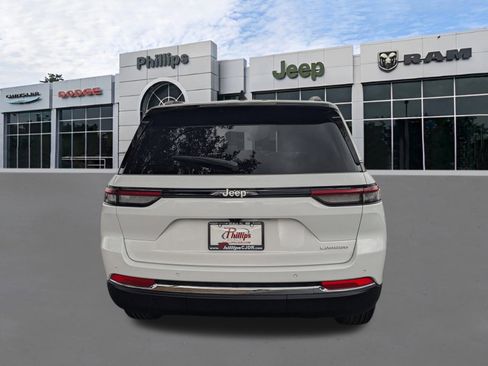 New 2026 Jeep Grand Cherokee 2WD image 4