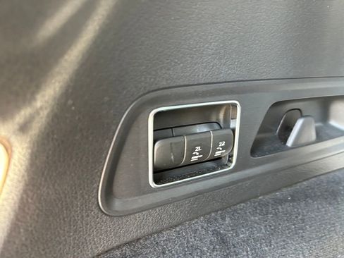 Used 2025 Mercedes-Benz GLS 450 4MATIC image 48