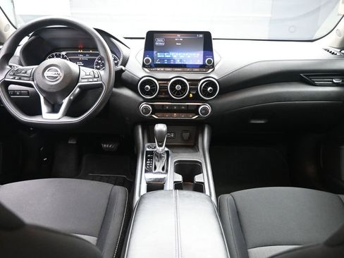 Used 2023 Nissan Sentra SV image 9